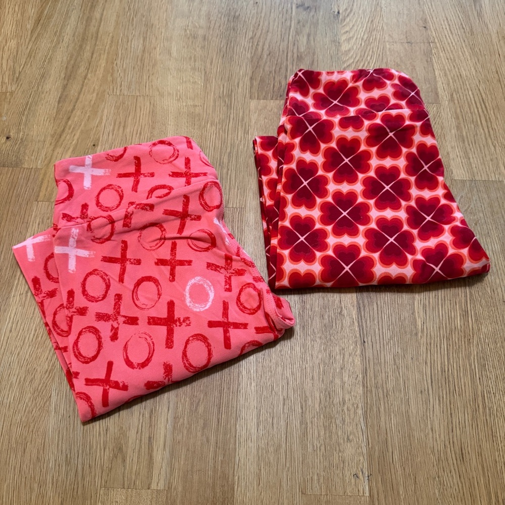Lularoe ONE SIZE Lot of 2 Pink Red Valentine's Day Leggings